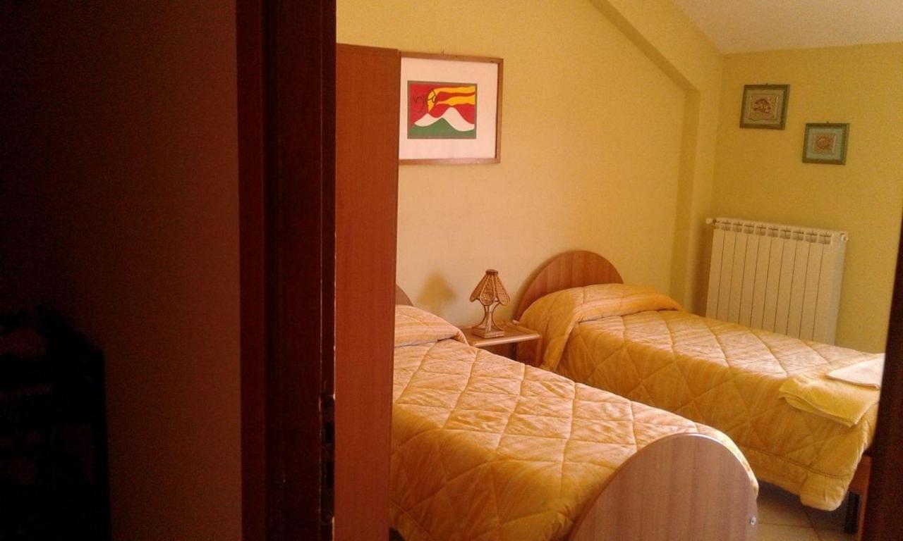 B&B Passo Del Falco Sorianello Exterior photo